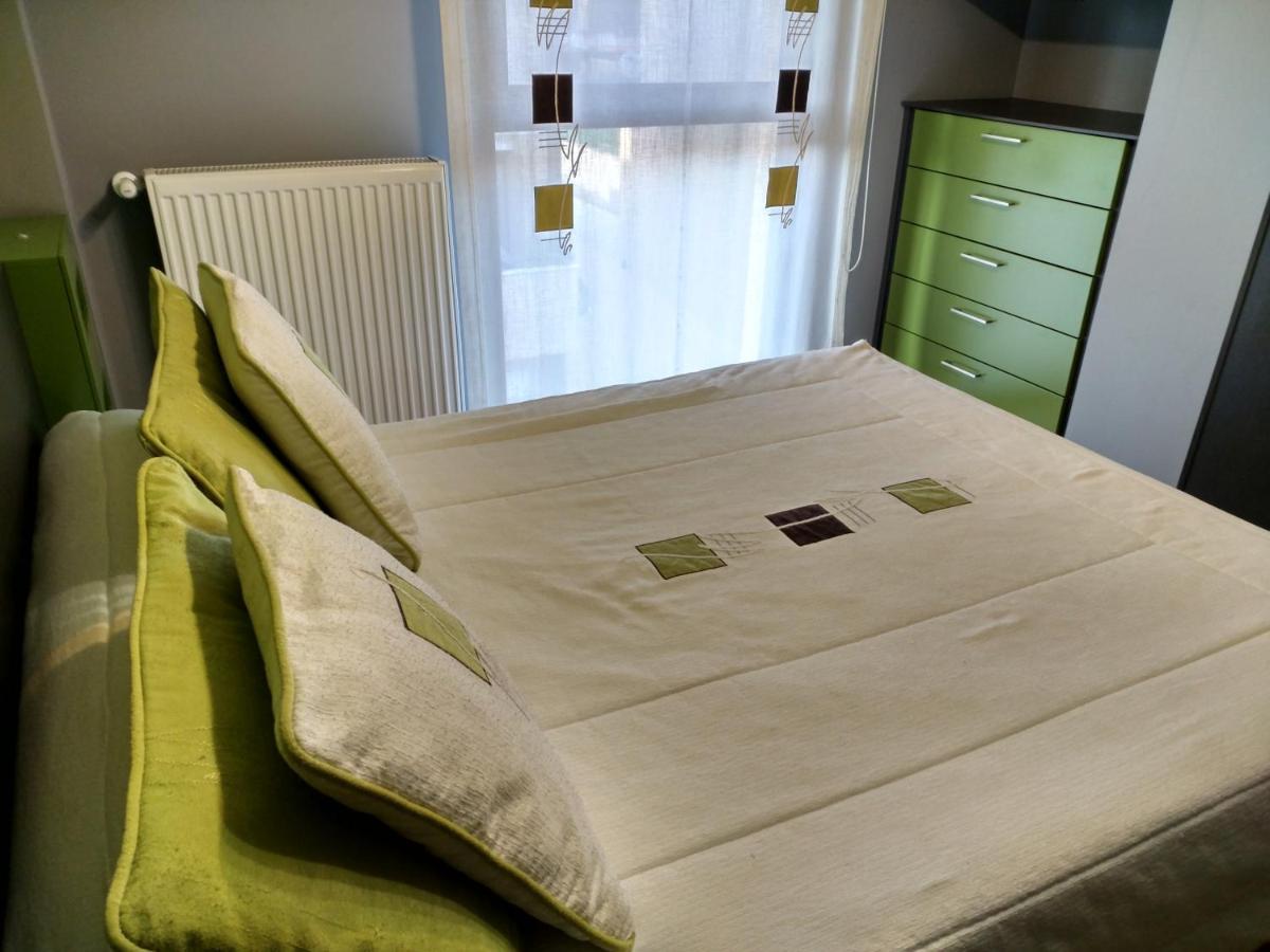 Jardines De Viana Guest House เบียนา ภายนอก รูปภาพ