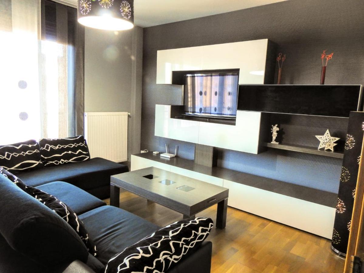 Jardines De Viana Guest House เบียนา ภายนอก รูปภาพ