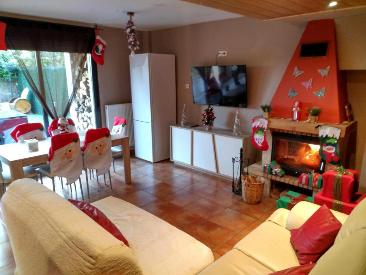Jardines De Viana Guest House เบียนา ภายนอก รูปภาพ